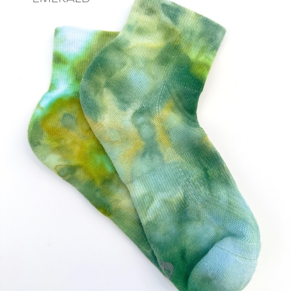 Green Tie Dye Socks Ice Dye Women's Colorful Tie Dye Hand Dyed Athletic Socks - Picture 4 of 5